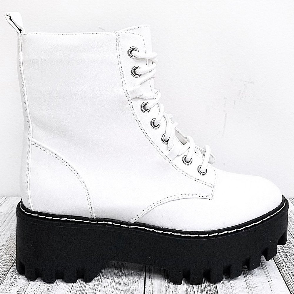 |White Lace Up |Lug Sole| Black Platform| Combat Boots| Size 9